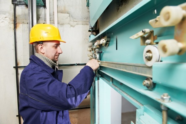 سرویس و نگهداری آسانسور